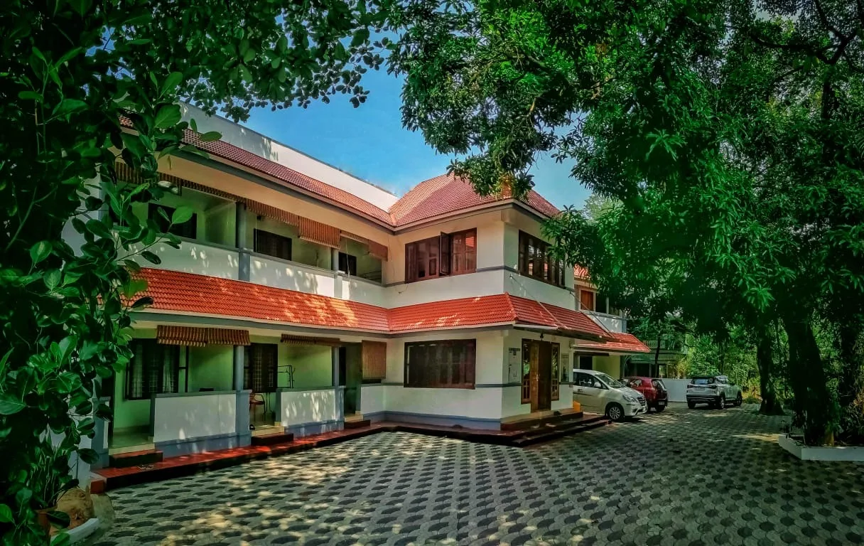 7 Days Rejuvenation Retreat At Sarathy Ayurvedic Hospital