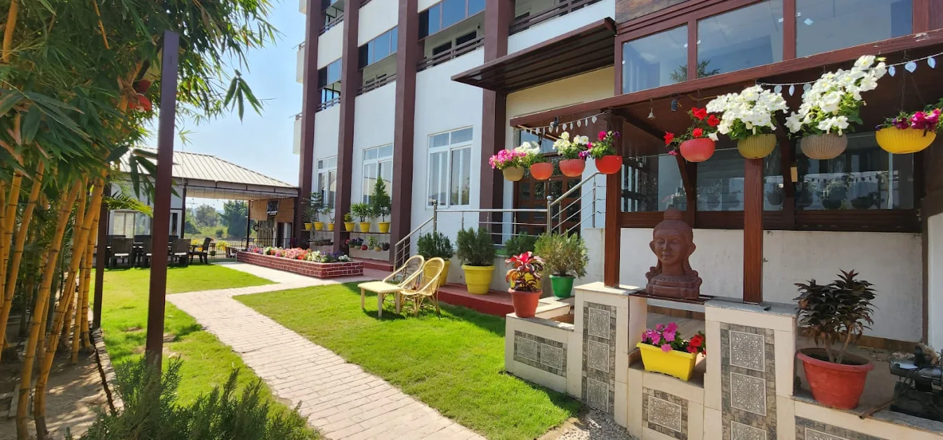 Yan Cure Yoga and Meditation Retreat in Rishikesh