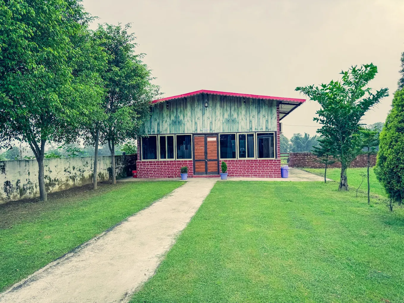 Yan Cure Yoga and Meditation Retreat in Rishikesh